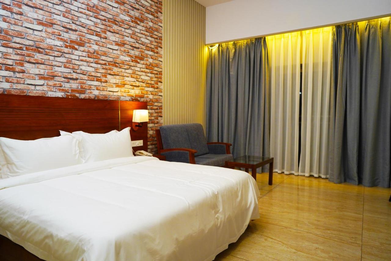 Elephant Passage Munnar Extérieur photo A room at the hotel
